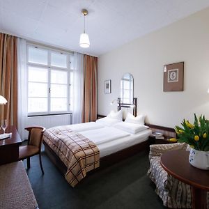 Continental Hotel-Pension